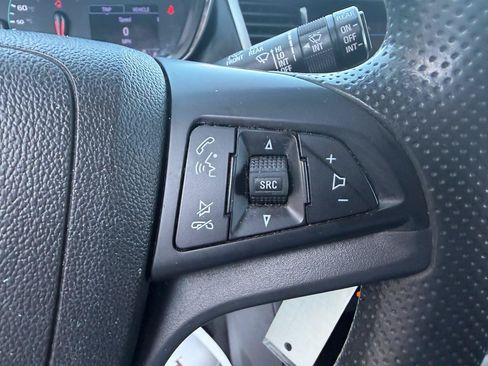 Used 2019 Chevrolet Trax LS AWD/4WD image 26