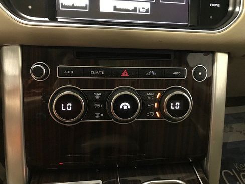 Used 2014 Land Rover Range Rover Supercharged AWD/4WD image 28
