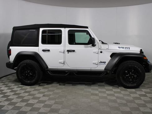 Used 2023 Jeep Wrangler Unlimited w/ Cold Weather Group AWD/4WD image 32