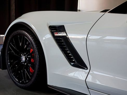 Used 2019 Chevrolet Corvette Z06 w/ Z07 Performance Package RWD image 63