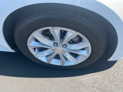 Used 2023 Chevrolet Malibu LT FWD image 15