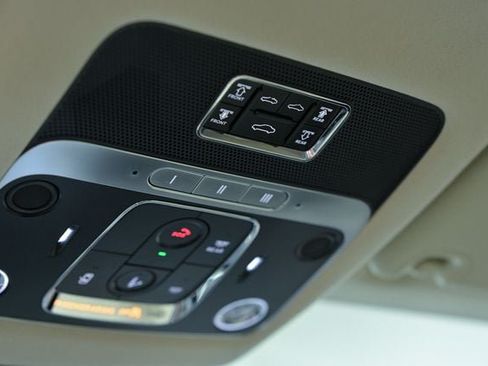 Used 2024 Bentley Flying Spur V8 AWD/4WD image 64