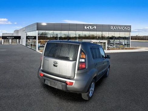 Used 2011 Kia Soul + FWD image 3