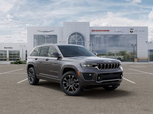 New 2025 Jeep Grand Cherokee Overland w/ Adv Protech Group III AWD/4WD image 5