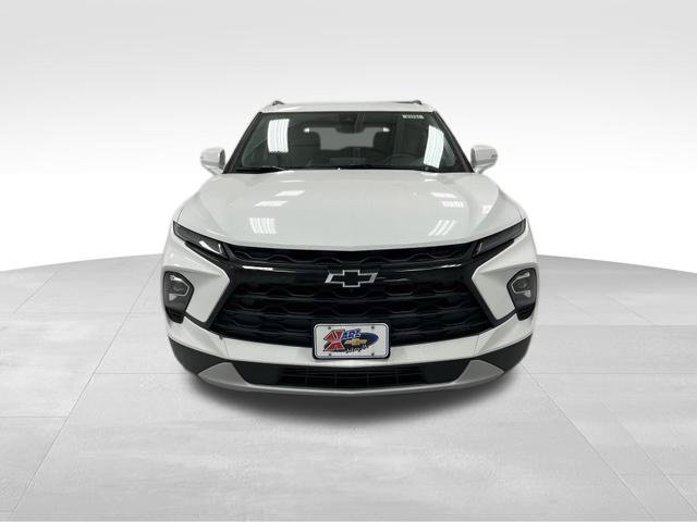 New 2026 Chevrolet Blazer LT w/ Sound & Technology Package AWD/4WD image 2