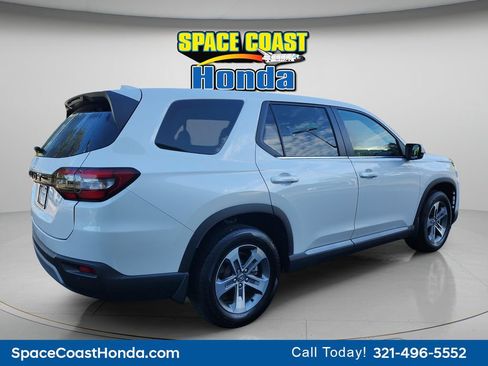 Certified 2025 Honda Pilot EX-L image 3