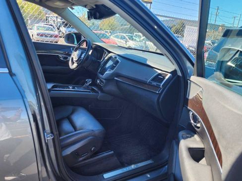 Used 2019 Volvo XC90 T6 Momentum w/ Protection Package Premier AWD/4WD image 5