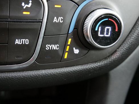 Used 2018 Chevrolet Equinox LT image 27