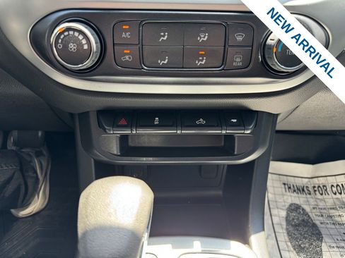 Used 2022 Chevrolet Colorado LT w/ LT Convenience Package AWD/4WD image 26