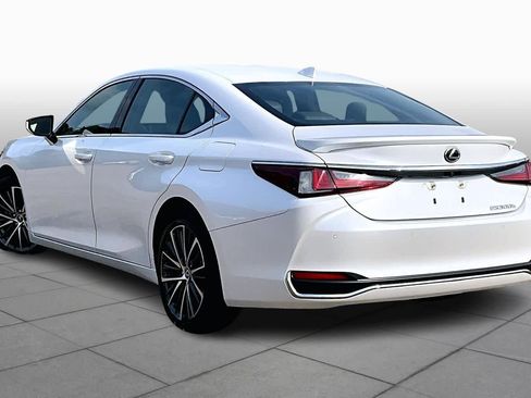 Used 2023 Lexus ES 300h w/ Premium Package image 11