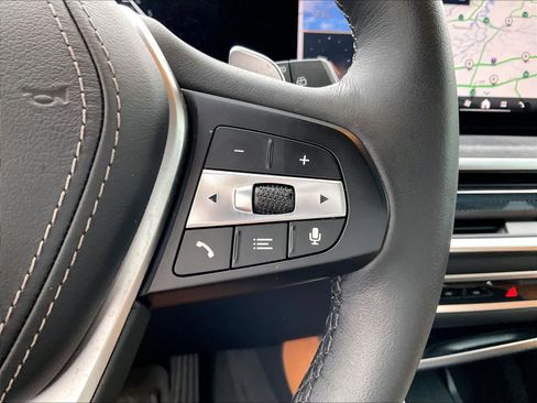 Used 2025 BMW X5 xDrive40i w/ Parking Assistance Package image 18