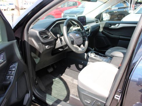 Used 2021 Ford Escape SE FWD image 12