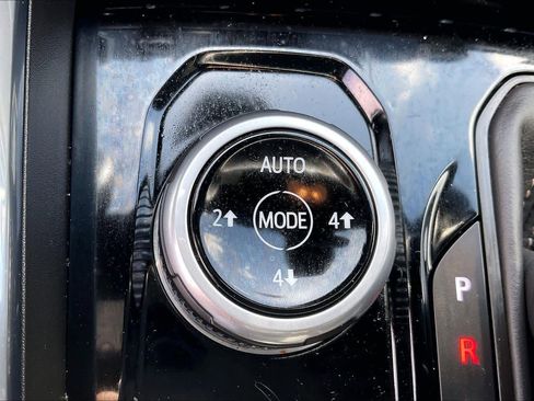 Used 2024 GMC Canyon Denali image 34