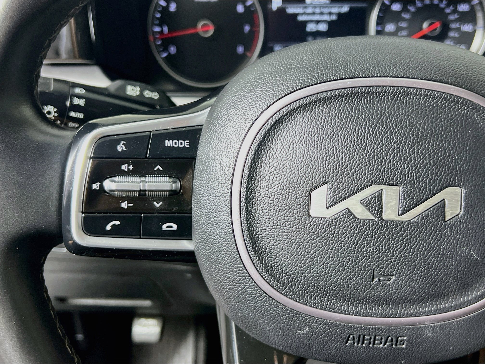 Used 2023 Kia Sorento S FWD image 18