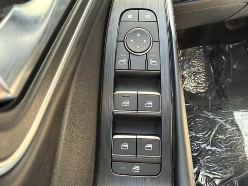 Used 2025 Nissan Rogue Platinum FWD image 27