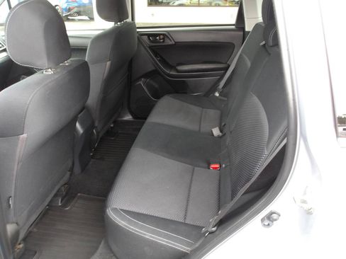 Used 2017 Subaru Forester 2.5i Premium w/ All-Weather Package AWD/4WD image 10
