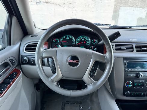 Used 2014 GMC Yukon XL SLT w/ SLT-2 Equipment Package AWD/4WD image 27
