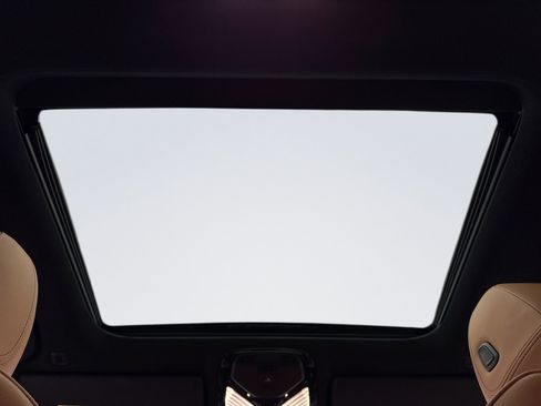 Used 2023 BMW 330i xDrive Sedan w/ Driving Assistance Package image 19