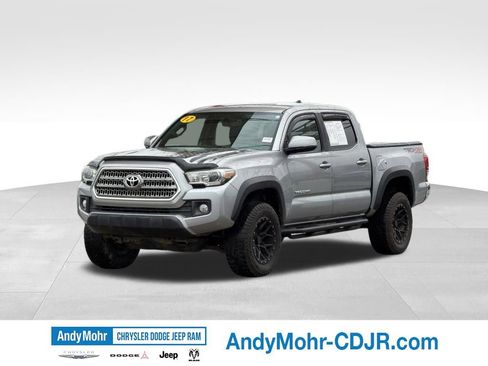Used 2017 Toyota Tacoma TRD Off-Road w/ Tow Package (A/T) AWD/4WD image 3