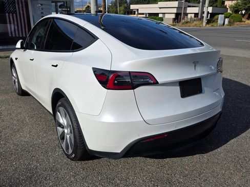 Used 2021 Tesla Model Y Long Range AWD/4WD image 7