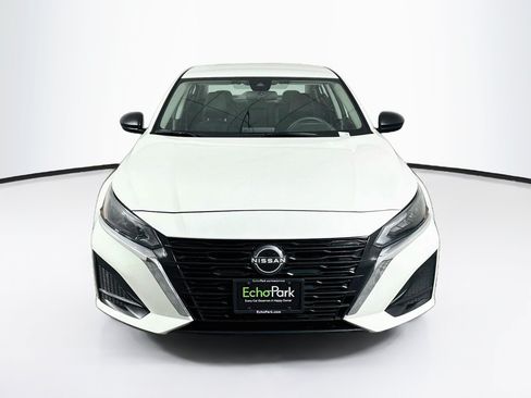 Used 2024 Nissan Altima 2.5 S FWD image 2