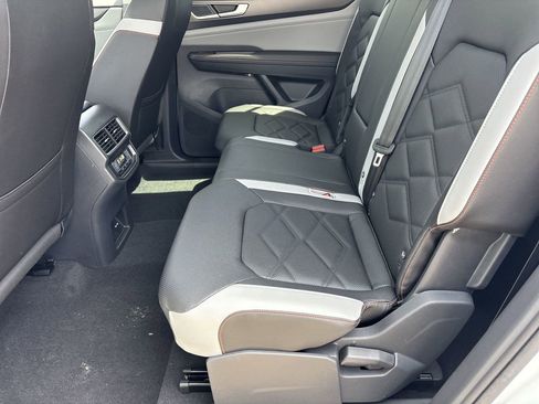 New 2026 Volkswagen Atlas Peak Edition AWD/4WD image 13