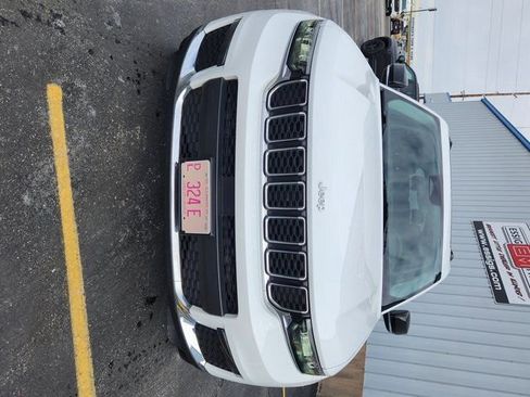 Used 2023 Jeep Grand Cherokee L Limited image 7