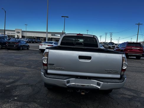 Used 2009 Toyota Tacoma PreRunner image 4