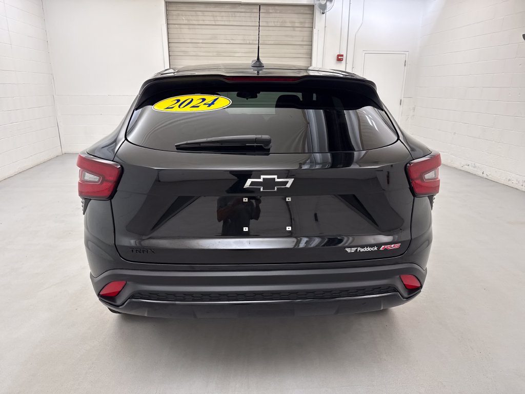 Used 2024 Chevrolet Trax RS w/ Driver Confidence Package FWD image 4