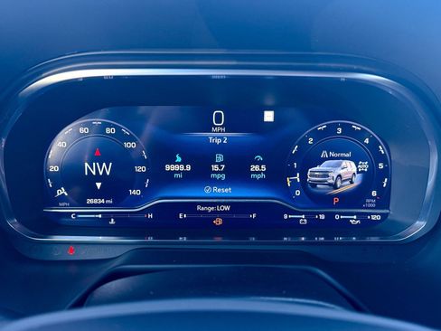 Used 2022 Chevrolet Suburban LT image 44