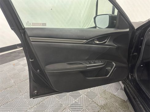 Used 2019 Honda Civic Sport image 11