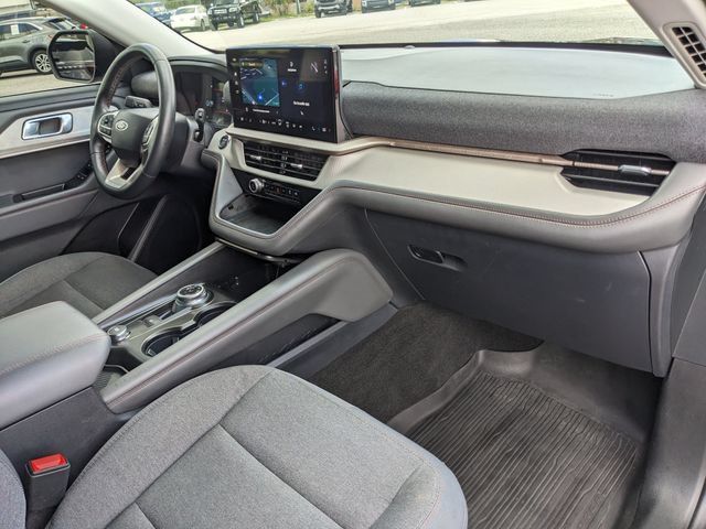 Used 2025 Ford Explorer Active RWD image 13