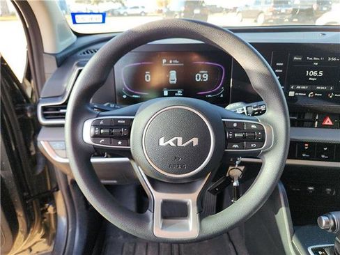Used 2025 Kia Sportage LX image 16