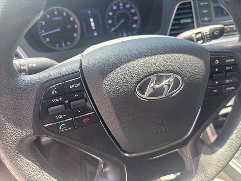 Used 2015 Hyundai Sonata SE image 19