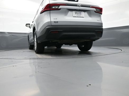 Certified 2025 Toyota Grand Highlander AWD image 32