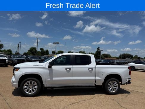 Used 2025 Chevrolet Silverado 1500 Custom RWD image 2