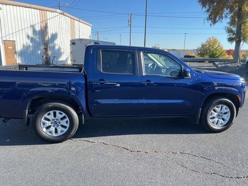 Used 2023 Nissan Frontier SV w/ SV Convenience Package image 6
