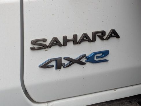 Used 2025 Jeep Wrangler Unlimited Sahara AWD/4WD image 23