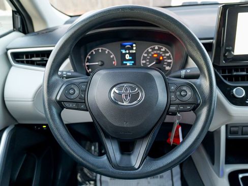 Used 2023 Toyota Corolla Cross L image 39