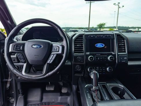 Used 2019 Ford F150 Lariat w/ Equipment Group 502A Luxury AWD/4WD image 6