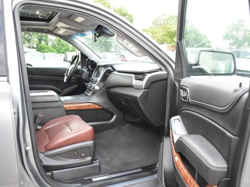 Used 2019 Chevrolet Tahoe Premier w/ Premier Plus Edition AWD/4WD image 17