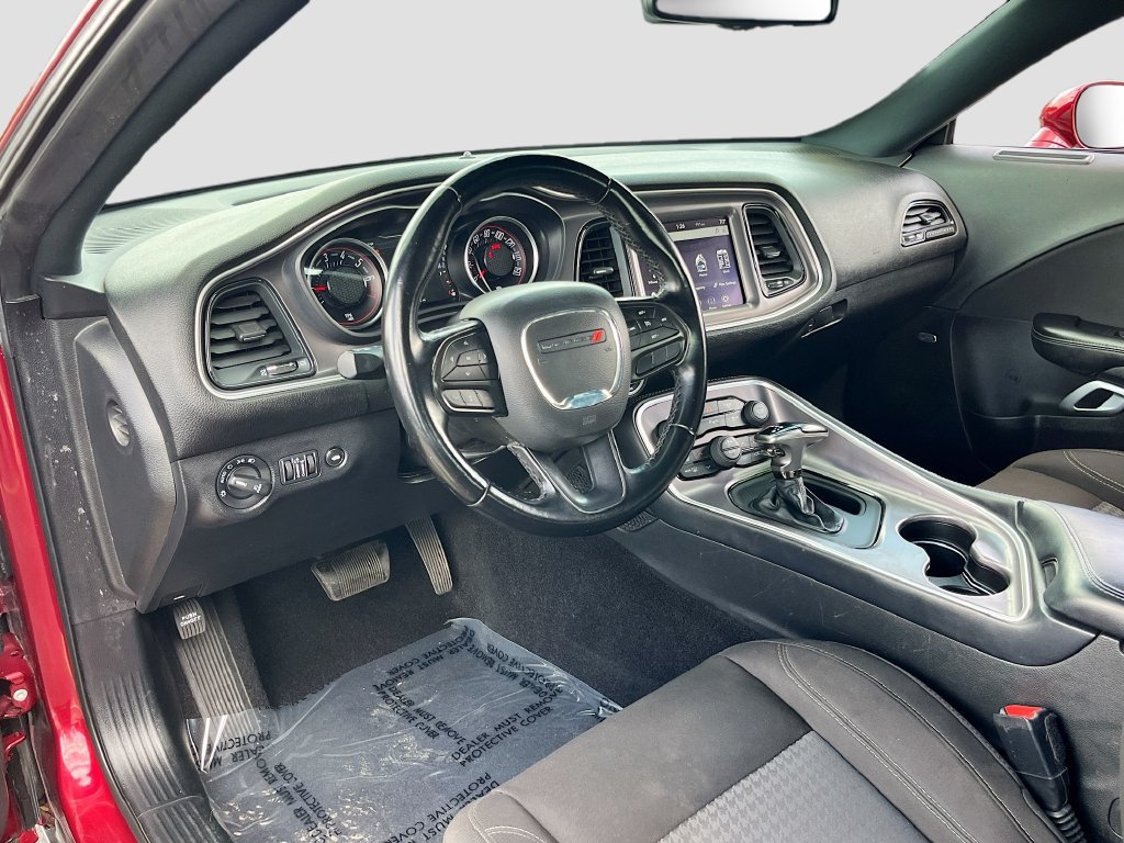 Used 2021 Dodge Challenger SXT w/ Driver Convenience Group AWD/4WD image 9