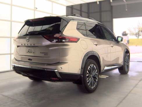 Certified 2026 Nissan Rogue Platinum w/ Platinum Premium Package AWD/4WD image 4