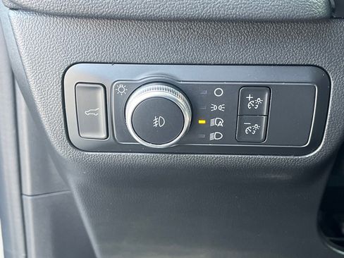 Used 2022 Ford Escape SEL image 17