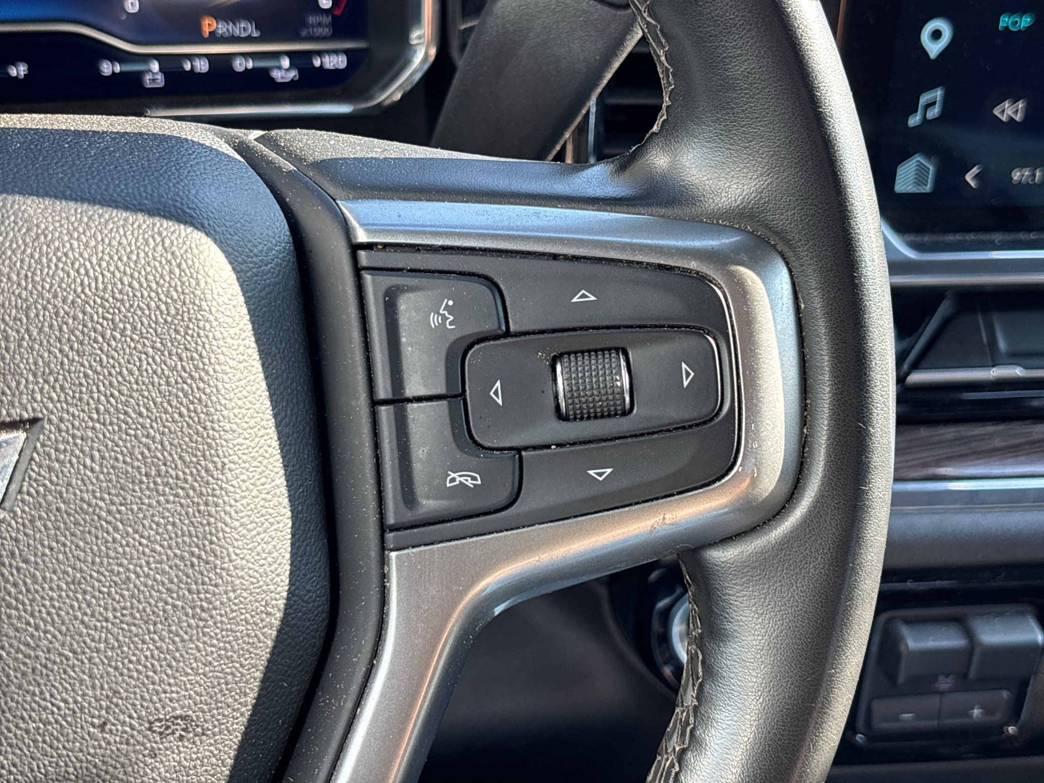 Used 2025 Chevrolet Silverado 1500 LT AWD/4WD image 19