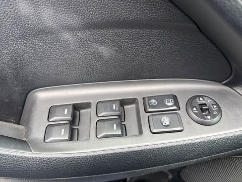 Used 2017 Kia Forte S image 23