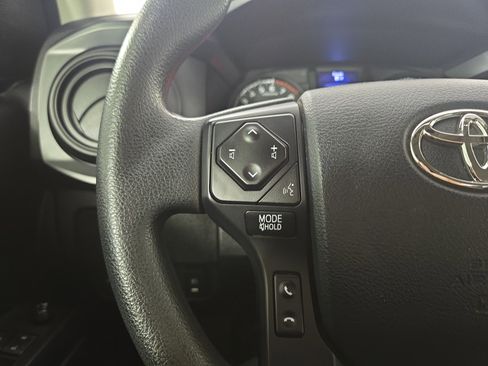 Used 2020 Toyota Tacoma SR AWD/4WD image 15