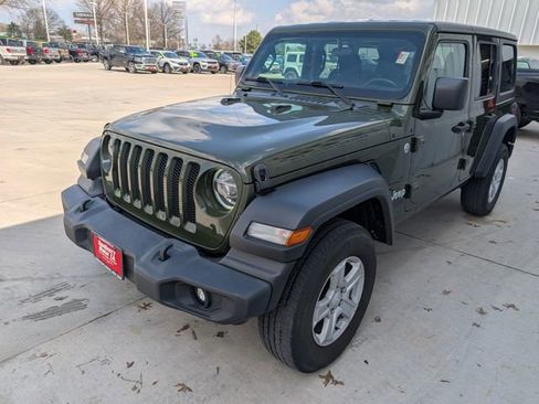 Used 2021 Jeep Wrangler Unlimited Sport AWD/4WD image 32