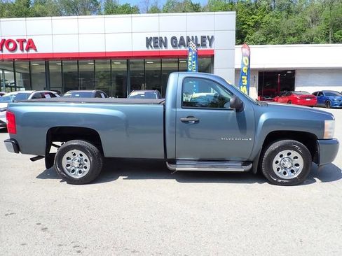 Used 2009 Chevrolet Silverado 1500 W/T w/ LS Package RWD image 2