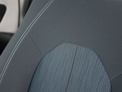 Used 2023 Chrysler Voyager LX image 22